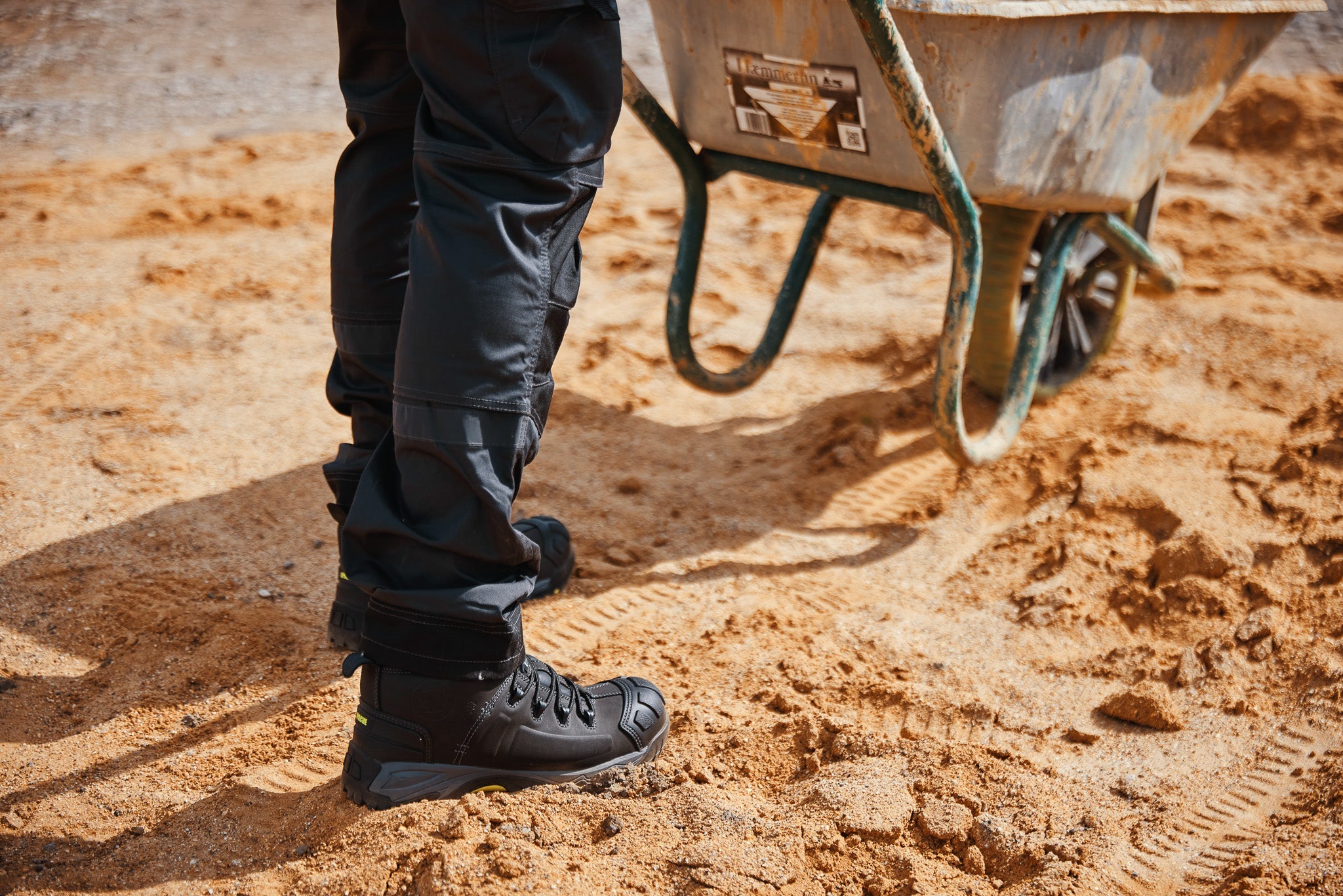 Apache - Mercury Non-Metallic Waterproof Safety Boot - Black - - Customisable Boots