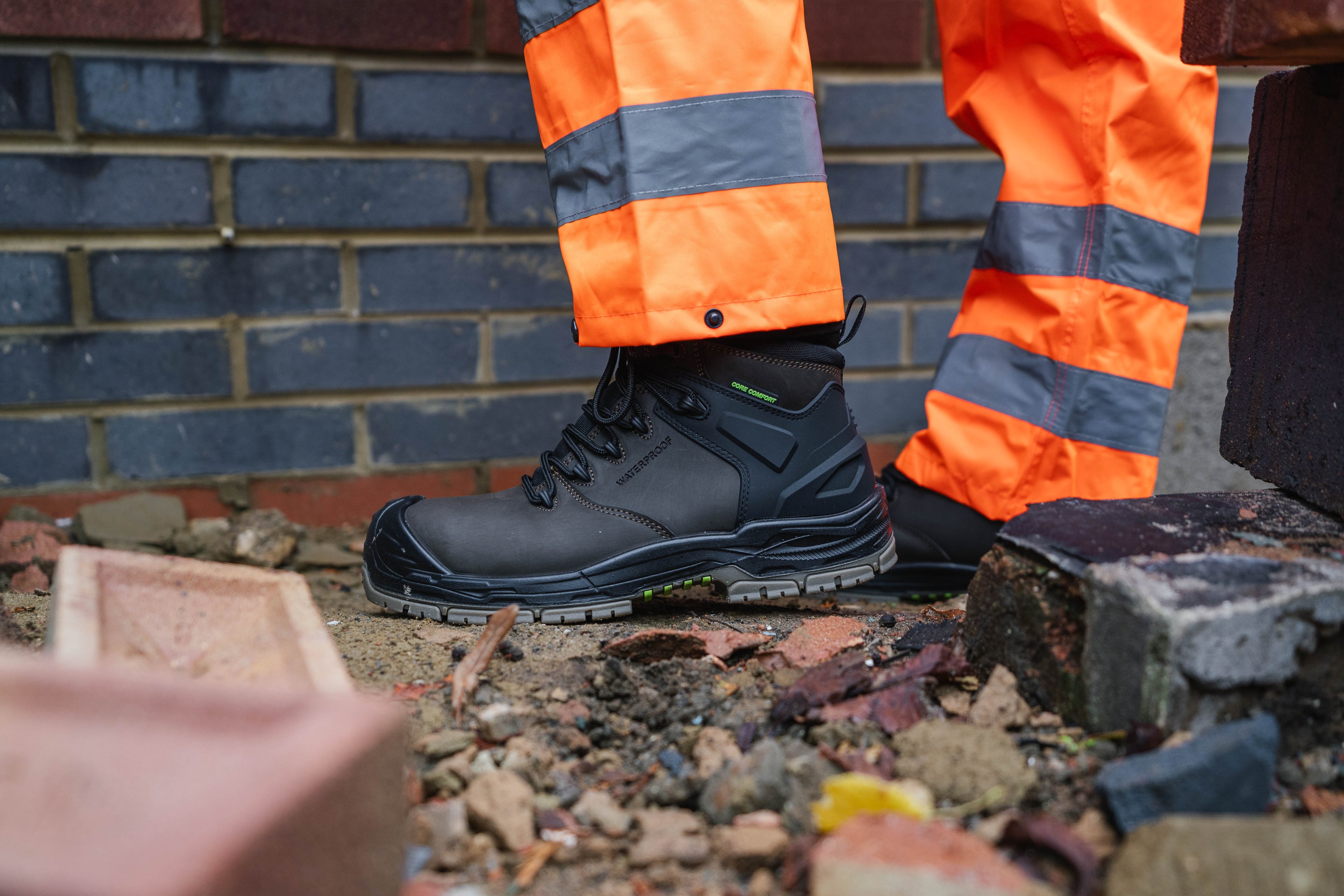 Apache - Mission 100% Non-Metallic Safety Boot with AN, HI, CI & ESD - - Customisable Footwear