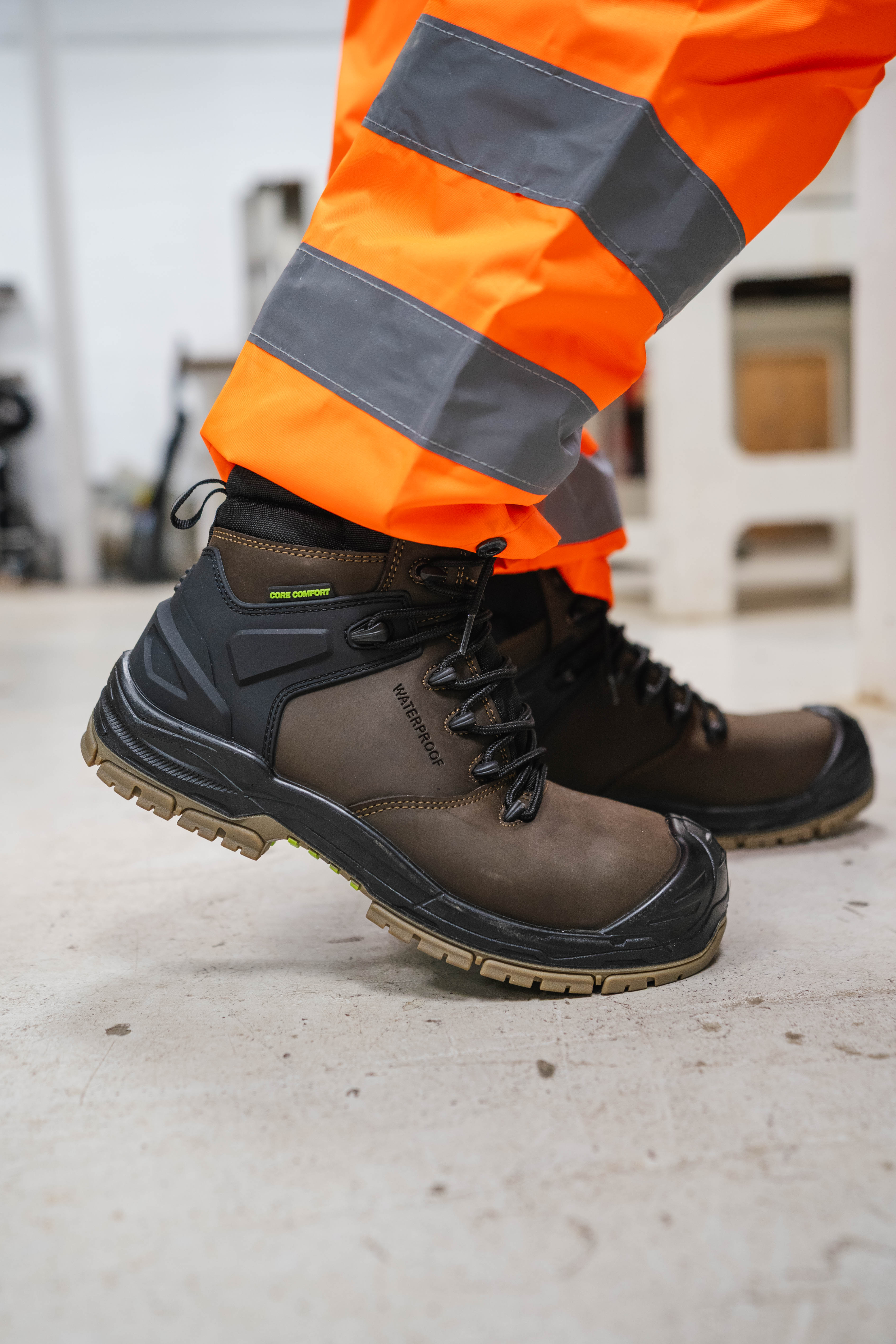 Apache - Mission 100% Non-Metallic Safety Boot with AN, HI, CI & ESD - - Customisable Footwear