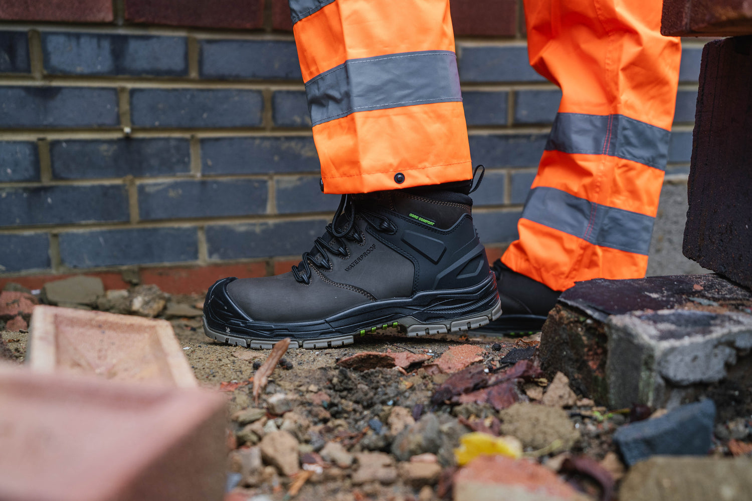Apache - Mission 100% Non-Metallic Safety Boot with AN, HI, CI &amp; ESD - - Customisable Footwear