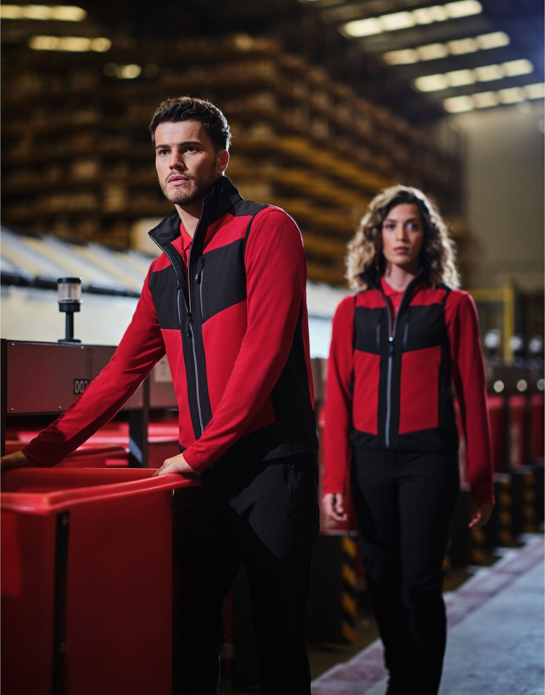 Regatta Professional Regatta E Volve 2L SoftShell BodyWarmer TRA907 - Classic Red Black - Customisable Bodywarmer